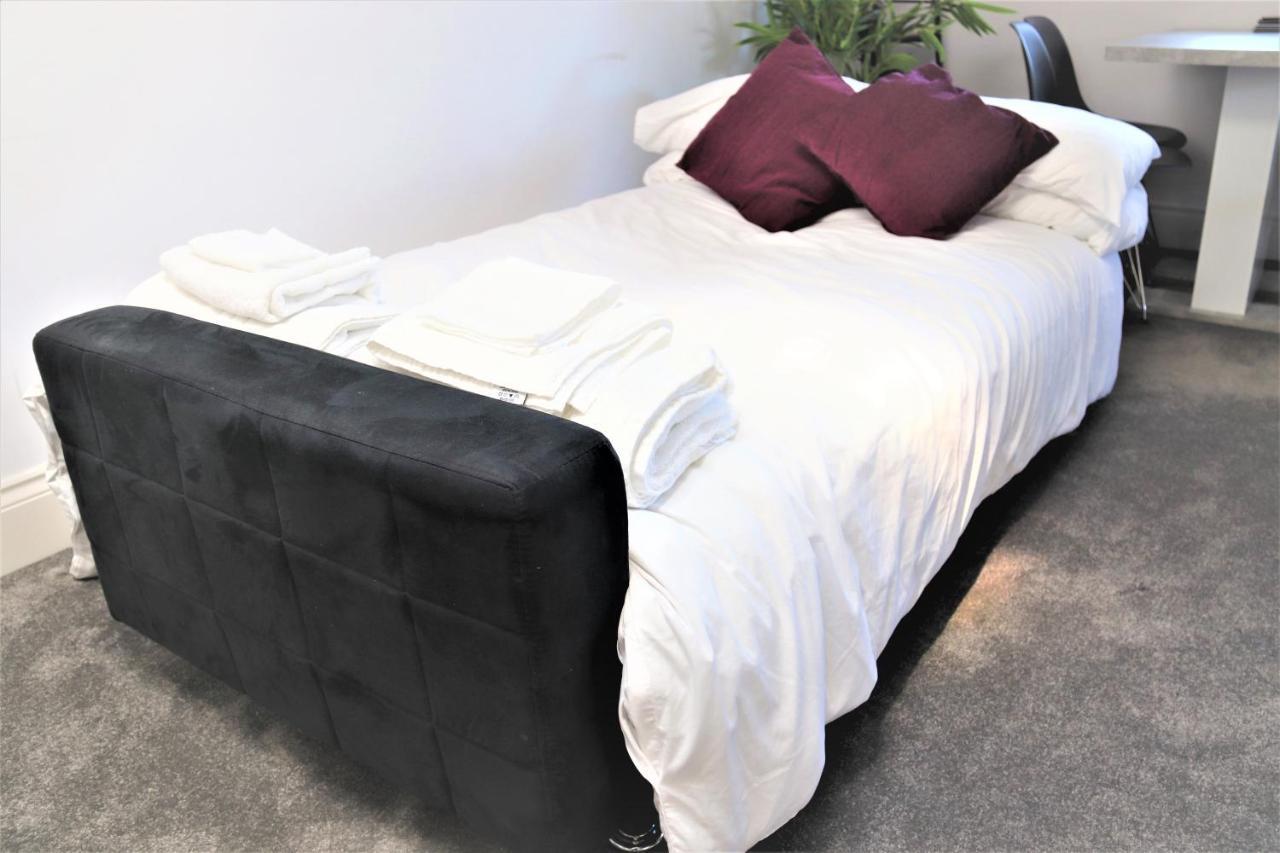 Hampton Court - The Kings Rest Apartment Molesey Екстериор снимка
