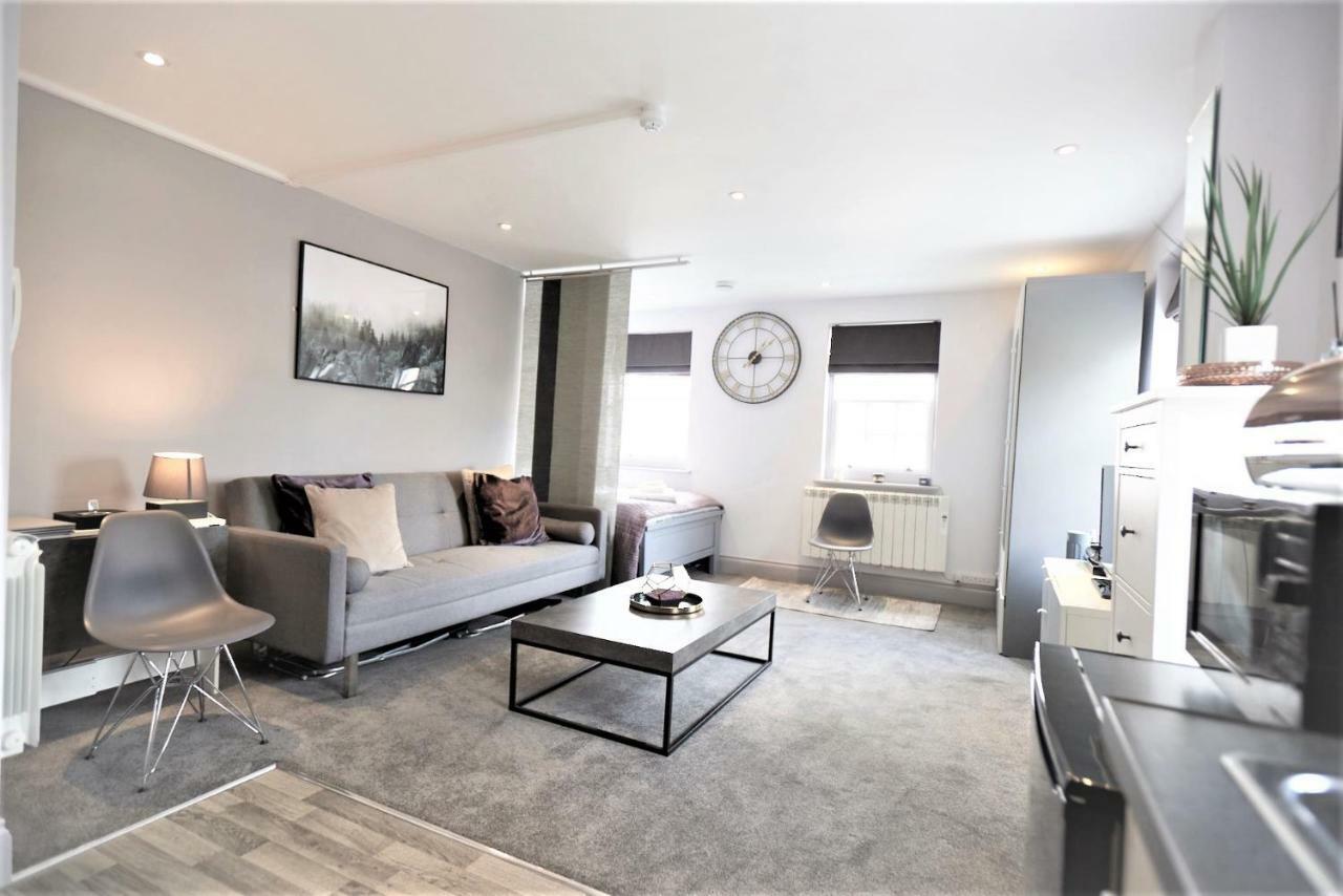 Hampton Court - The Kings Rest Apartment Molesey Екстериор снимка